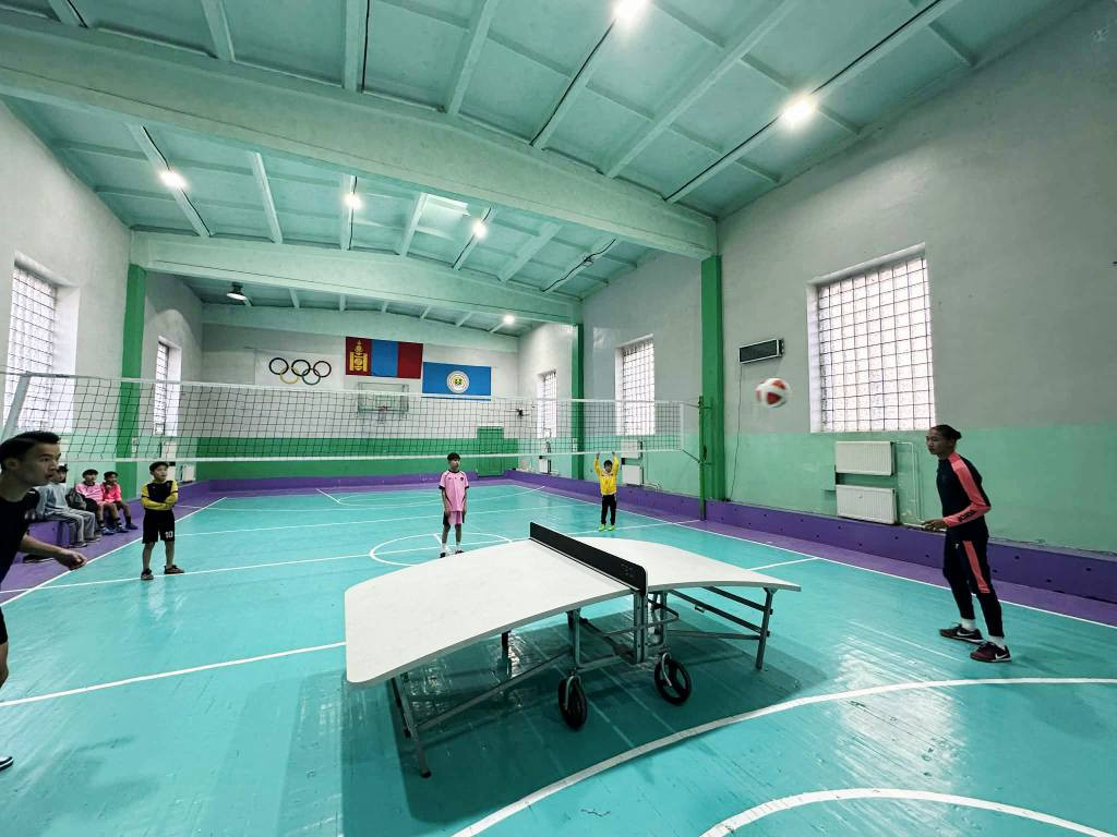 "Монголын TEQBALL-ийн холбоо"-той хамтран ажиллахаар болж, сургалт явуулахад шаардлагатай ширээ, бөмбөг зэргийг хүлээн авлаа.